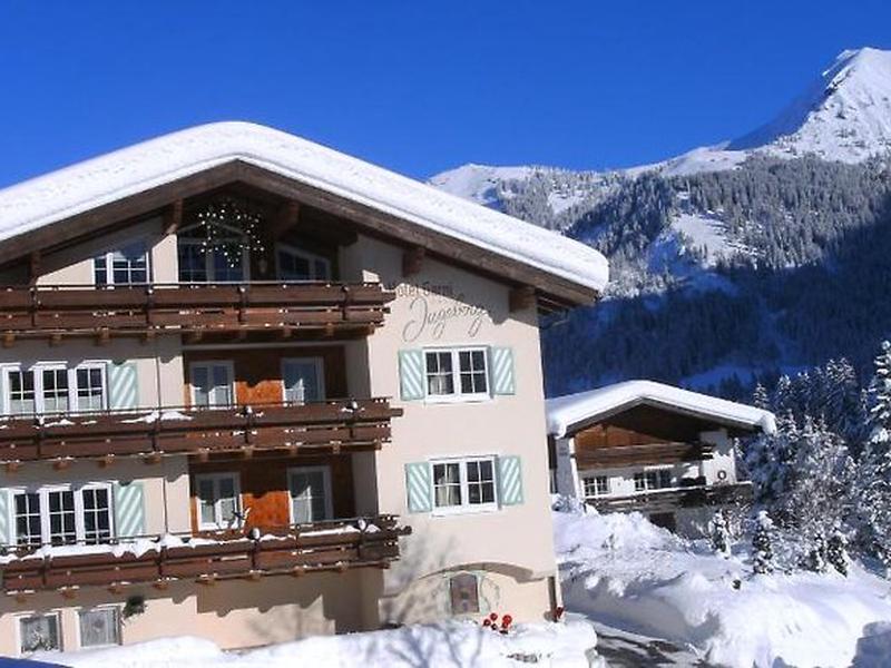 EFC40BD67372896F75E2387C7CDC53FA