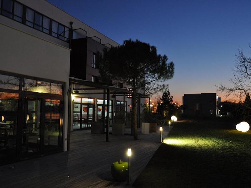 18FD328AA9FC54D0357B3EC3C2962273