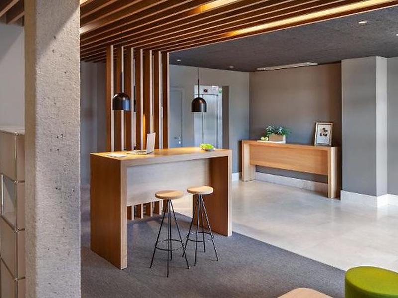 178168BB341A85B058156F9DD823DE25