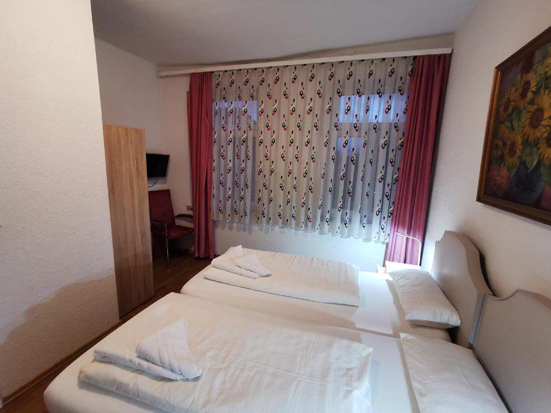 FD75517D53254E4D4F764E355C617158