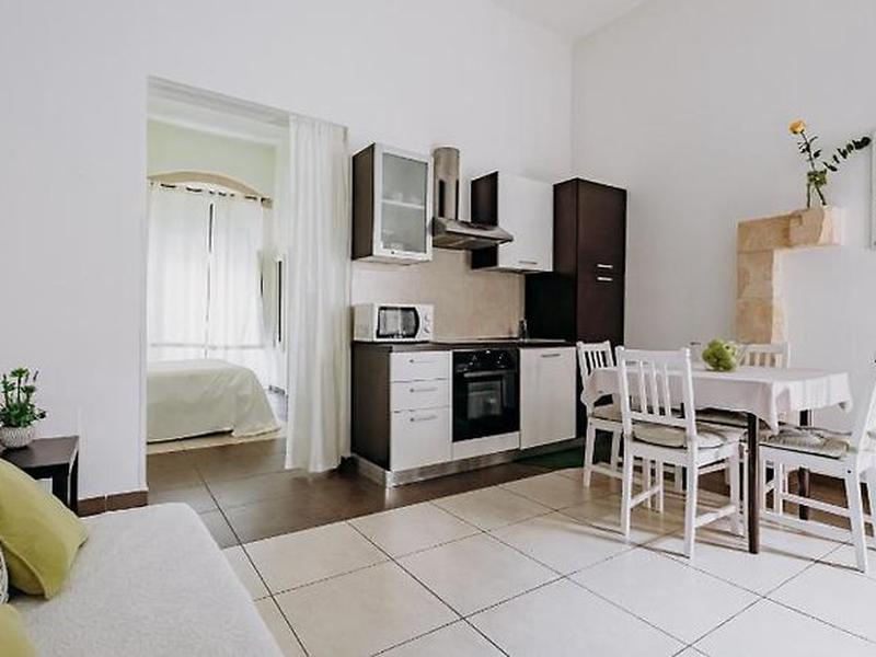 2C2DA07CF540E4F8780D4DBD6FD1C337