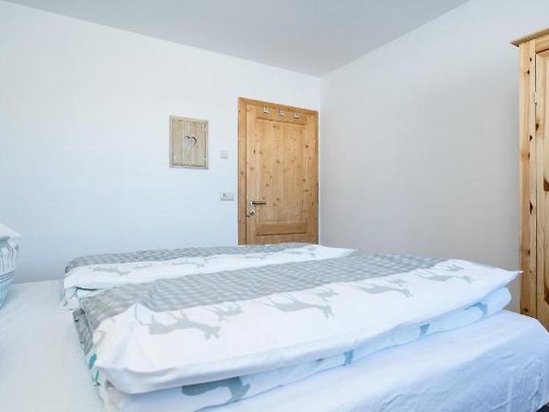 F1C87F4AA1C29B16C8015ED1B64A3676