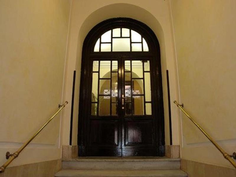 9E43A229198932AF9DE97CADC721399D