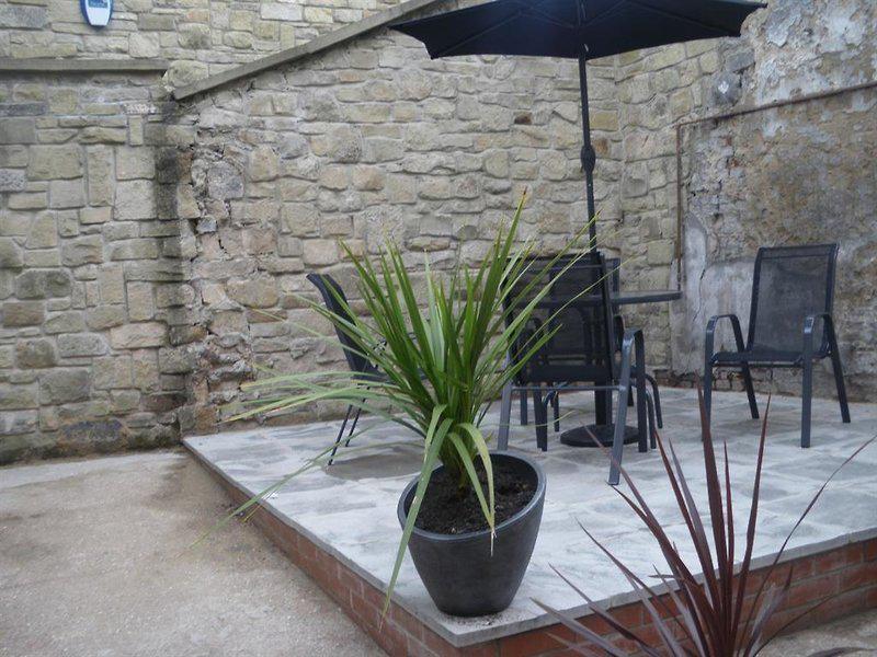 19476C859E55AC043541D0A95095A66C