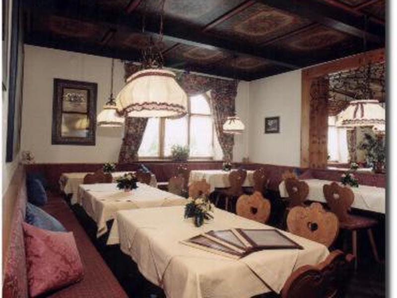 506E8DA590F1B81C3B62A6DE55081772