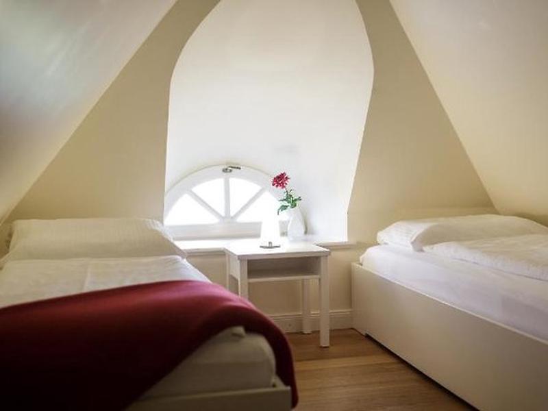 5CB27DB4734E2E54BC78D8B38F832E7C