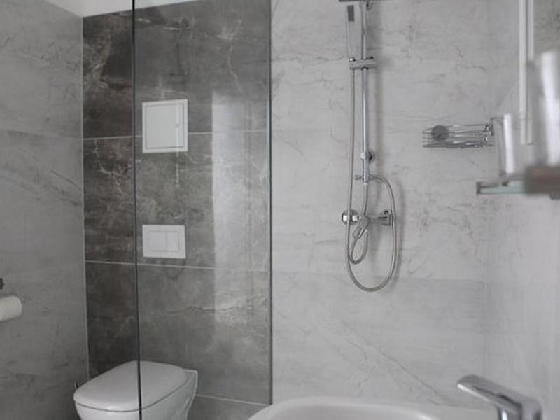 74BAA59E3C2C99D0B6CFBC575143A249