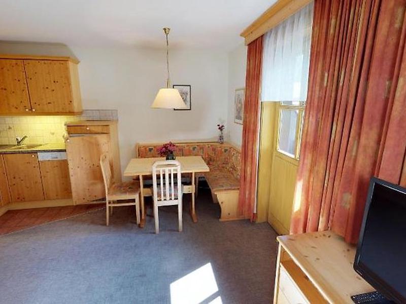 606D32AE981E6262410187BC4FB52A0D