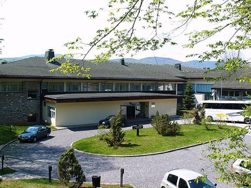 27494FA08C022B677A4A130C0D6E79DC