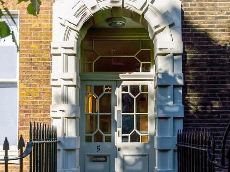 3A391558C639ED5F61D3E4E9BBD72DD9