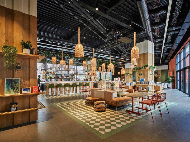 F60C1A98A05AFFBA484CD6F2B8B5DF3B