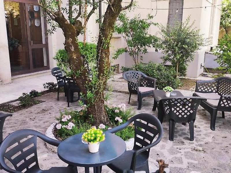 BF460F784B9E70183B6A755AA2438B01