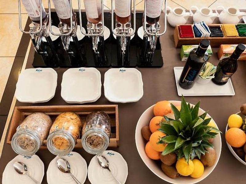 57C8FFE4E46ED16730D8767BB6402482