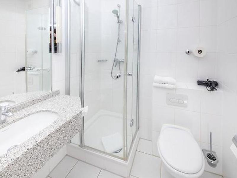 FDB634C8AC3387DFC756F32A655E1B8D