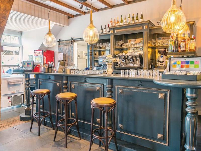 000684E761AE10FF89E5E17B54375444