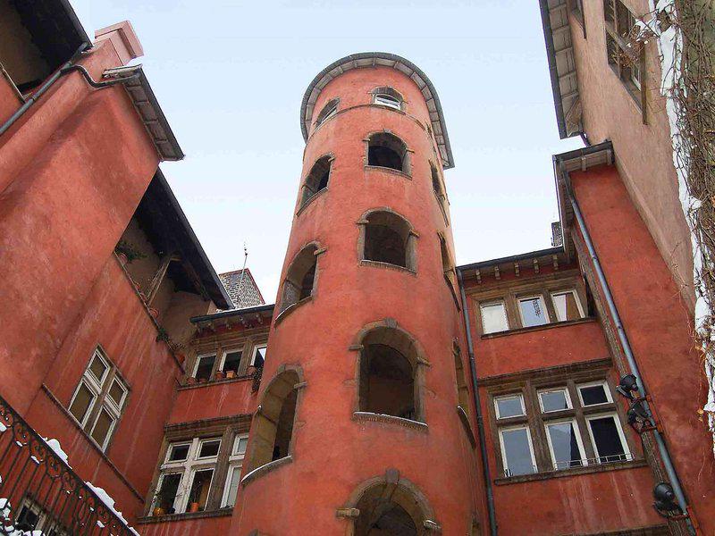 E70E6D58DF20F83727E215E0DBAB546D