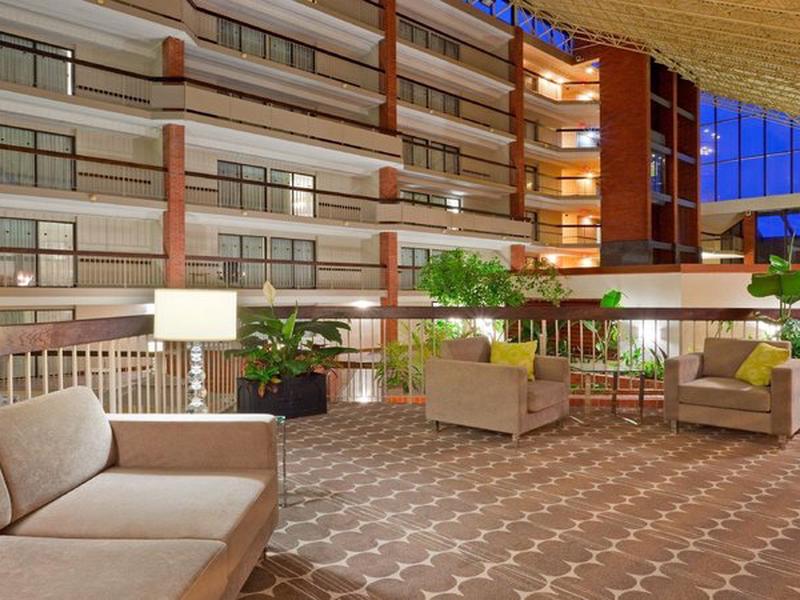 6151143F8D92ED9C8E266D4EC72A2646