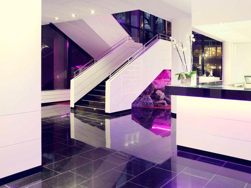 BB110B73D148D96D6A1CBE72C377AF5D