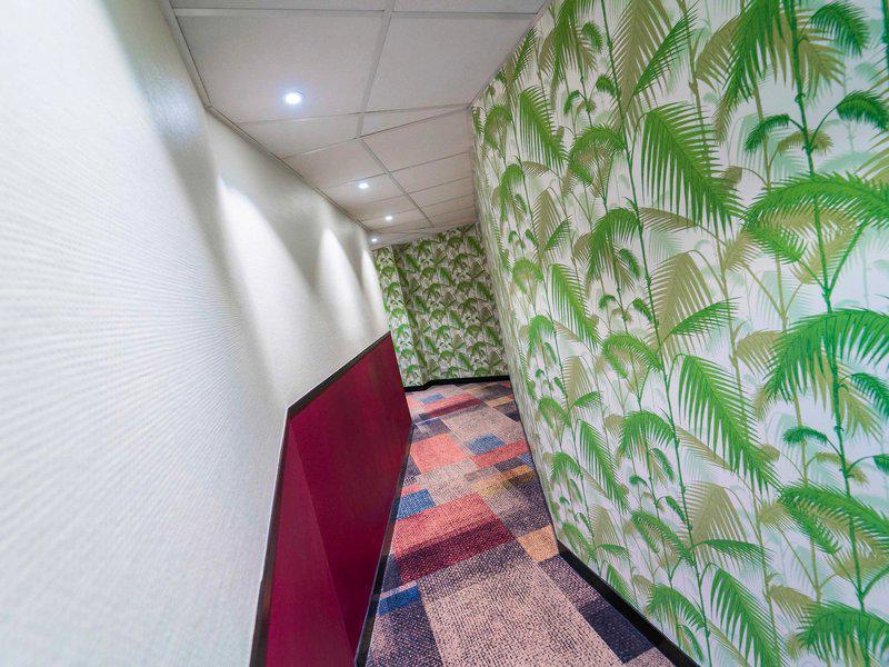 EEFF9AF2B0A198D41CE37B7568E2713F