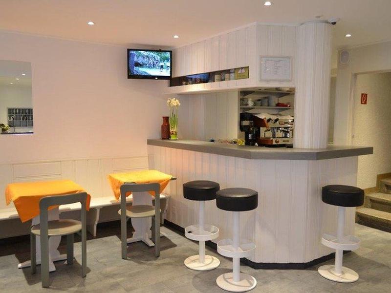 BB77E1DB7DA28D0CB760B9F2AFBB7A4B