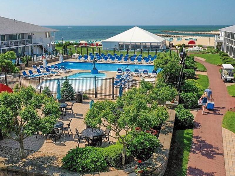Red Jacket Beach Resort