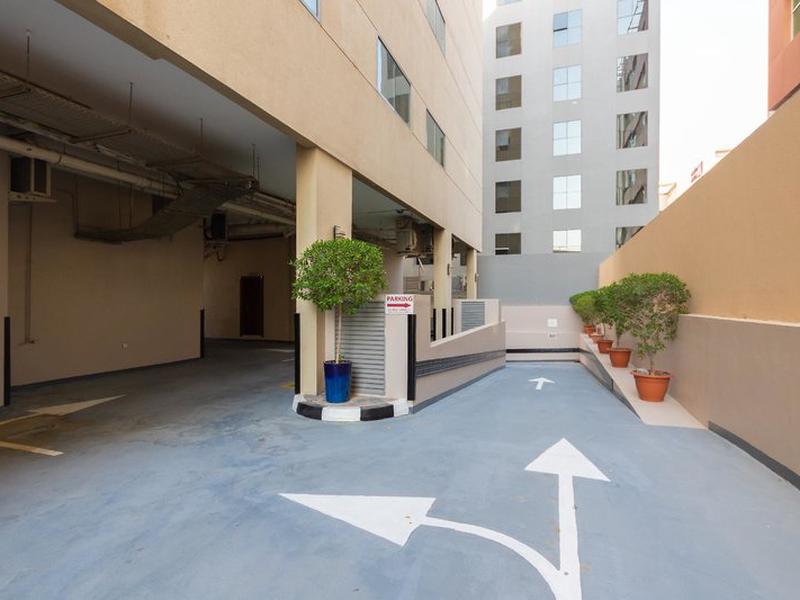 10B6E04B0DD43063D4B36D0C7E77429E