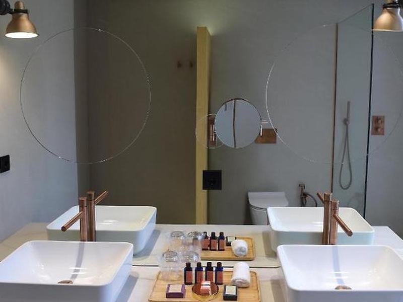 5EBDA557B2B6D11C4007F53E9D7831CA