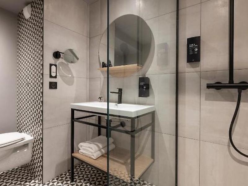 4E0DF1B40302F696CC1387305B3F9A02