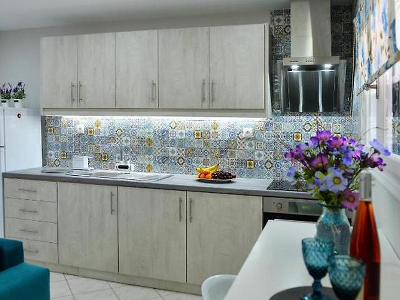 23E8391318F1C7AD9894C53B954B33EB