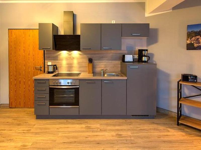 0977CF070232FDDDD40A4C3F2DD85B7D