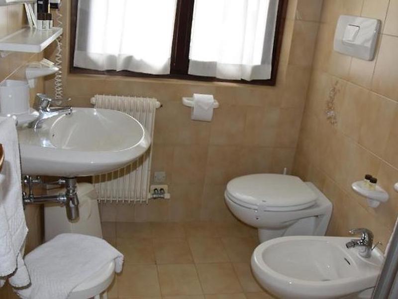 AEC1A8C1BABD4A1032E2071FDC333BFA