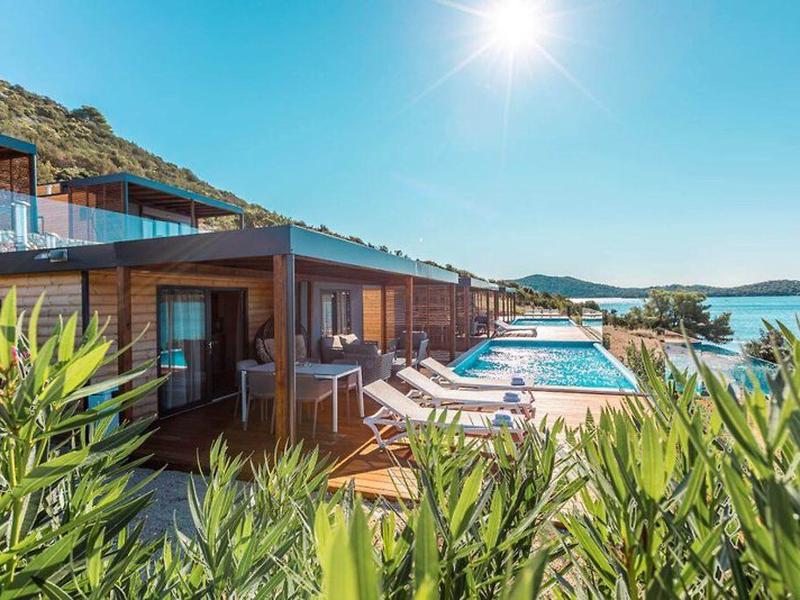 68A618F4392A9356DFB3B70B1C554BF7