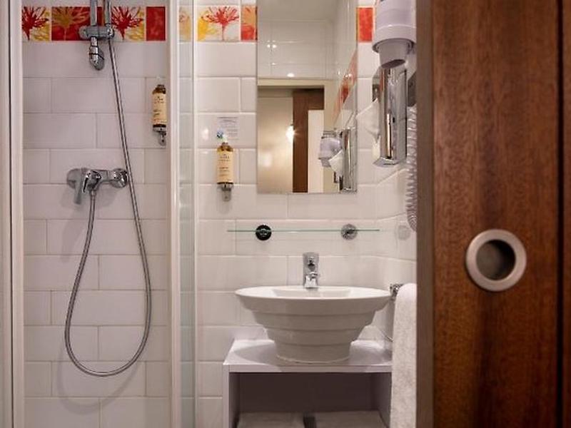 509FA94B6E9CE55BA2792CBA0A9F7F8A