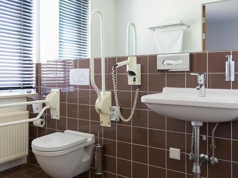 839CA65E6BD55B837401244A6B166D82