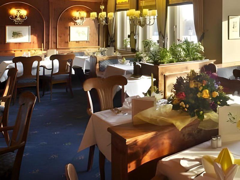 20F55EC4DD030FAAA460F732AFFF08C0