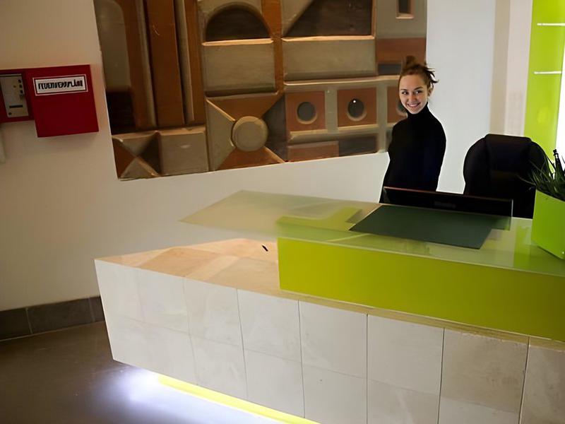 30C5A05303D3AB1FE8B8B0AD6CDCDC38