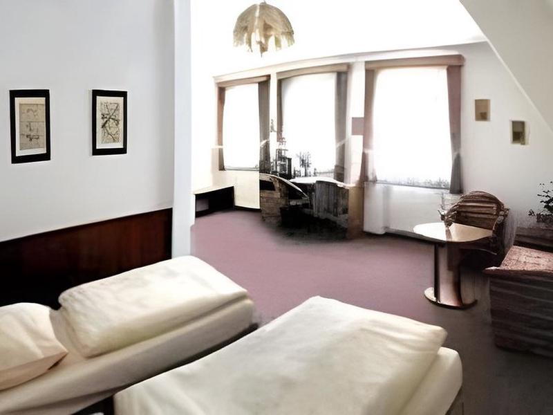 1A4578C7F2510512689DDE5880042F78