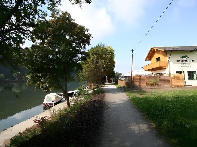 A7A867C129BE2AE5BCCCCB8CE25574D3