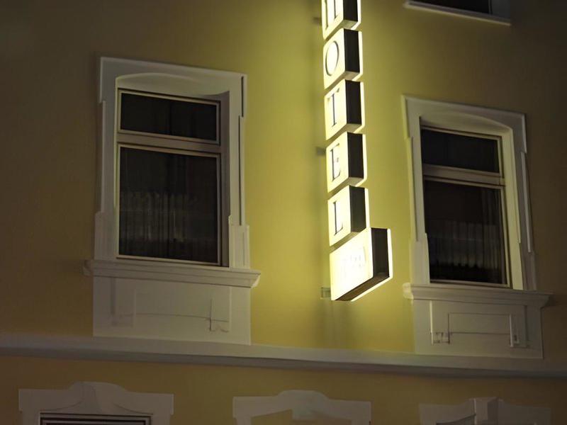 64C4BD98159D7E9D3E27CA36FE699776