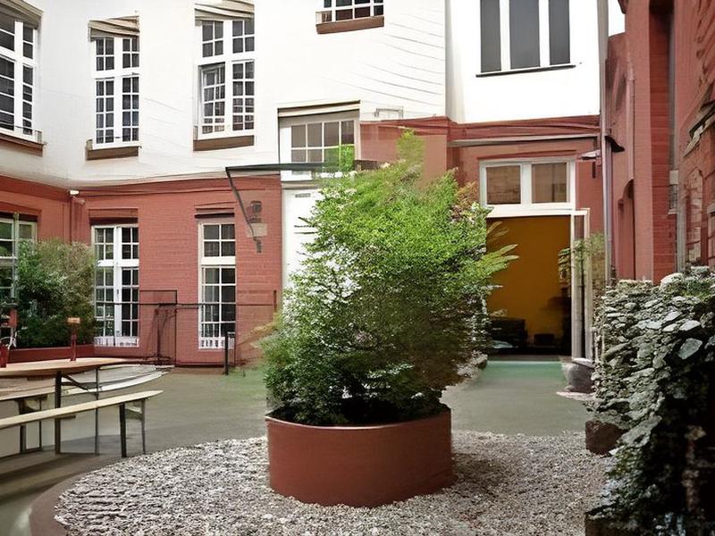 B69BAB9E804E24886F4C20F3A834968A