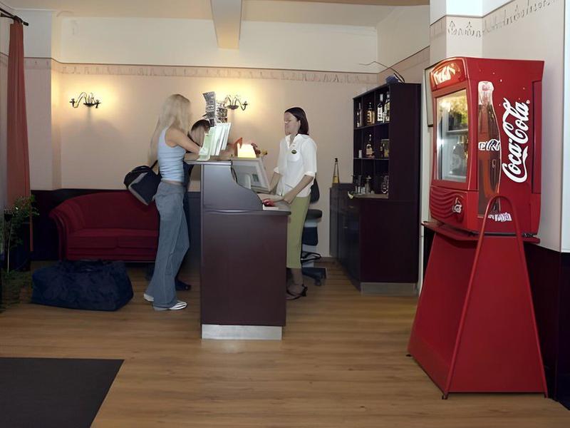 3AB579704FDB45D37750A23FDA3245E2