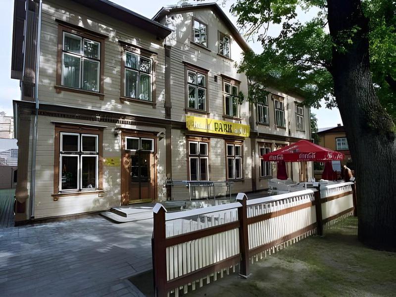 C3C96E14E04A69E5DD2828D156D66809