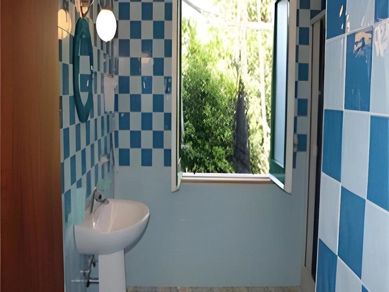 FAEAA7BBE2932803862044BF4E4445D4