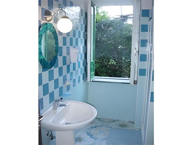 BDA21005427D1A2D8ADC5C60302C9BBB