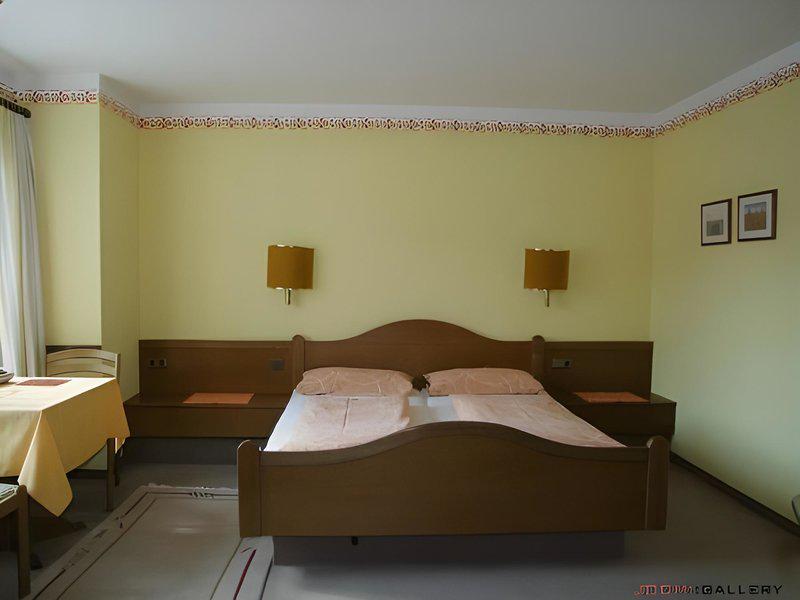 12090E19FA76193EBC987C59BF5041EF