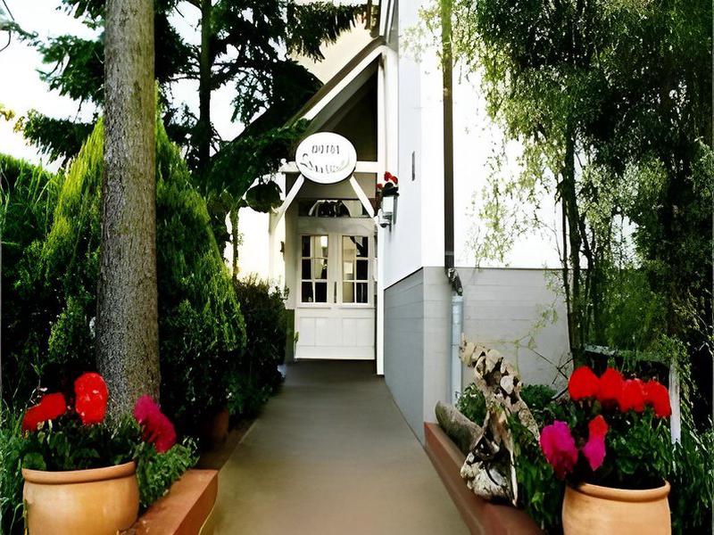 AD3B90A8D1E25C5D5B3BDF8C990D11EE