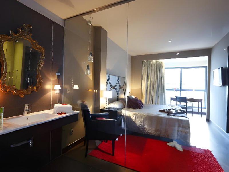 6061956EEC3E76EB736441A579DE8C3B