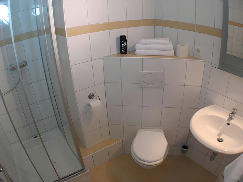 8B9A5C3315D2F3147B2394041DFBB3EC