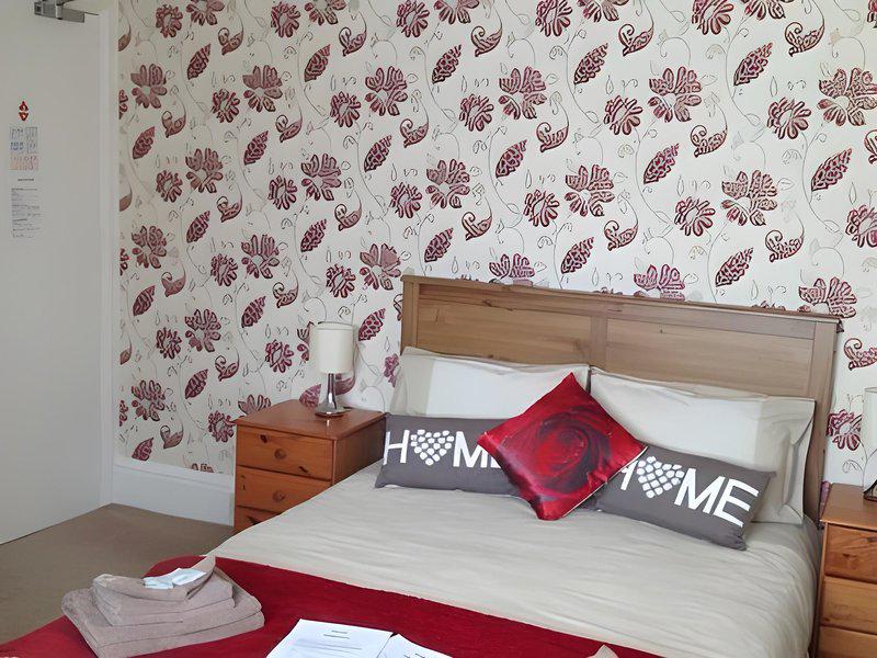 EB8EDDF4F884F6612AAB1036E9052C06