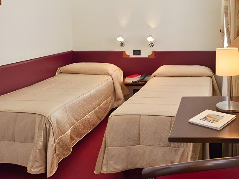 1399DEE019B6907E7C6F4CA30DCDAC7A